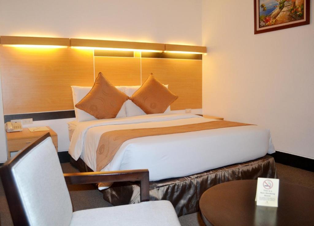 Big 8 Corporate Hotel Tagum Bilik gambar